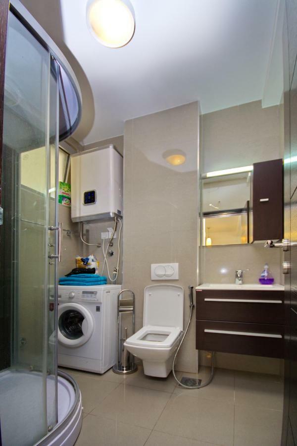 Apartment Dobrota Котор Екстер'єр фото