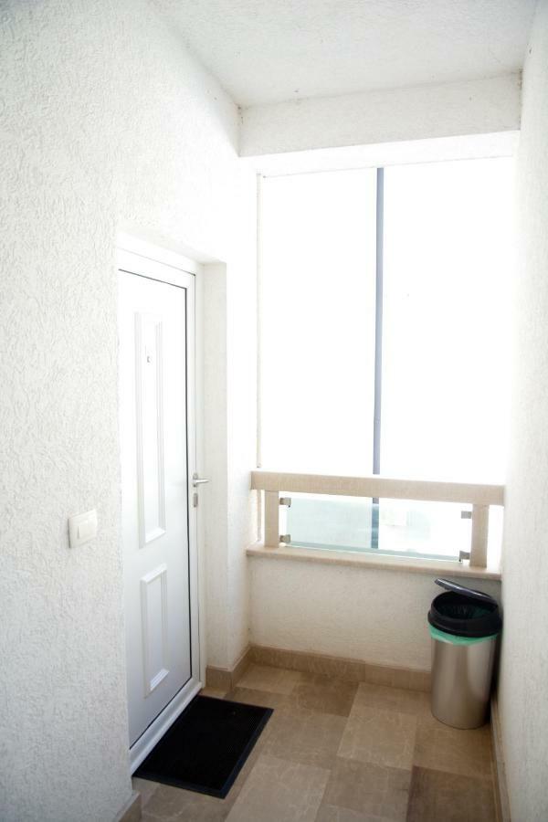 Apartment Dobrota Котор Екстер'єр фото