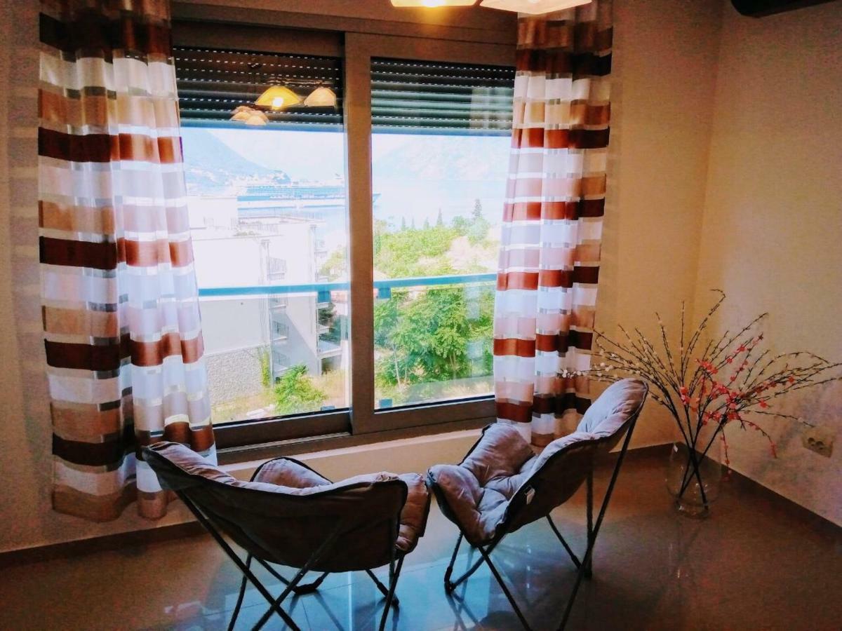 Apartment Dobrota Котор Екстер'єр фото